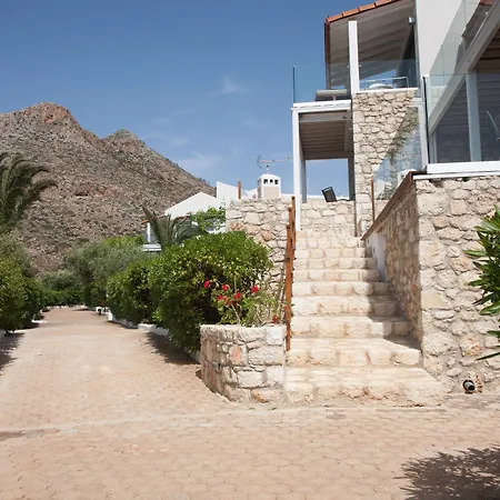 Artemis Village & شقة فندقية 4*