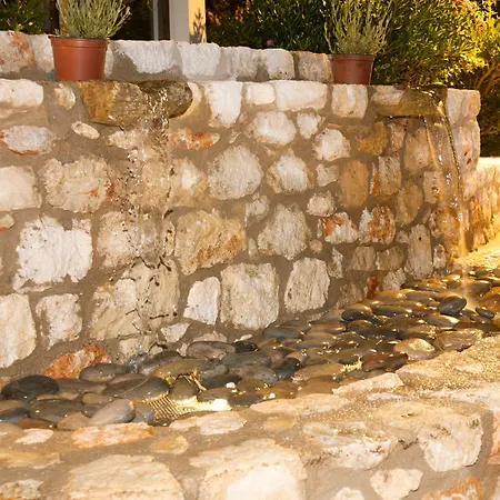 Artemis Village & شقة فندقية 4*