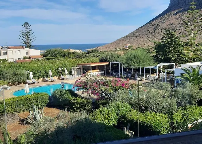 Artemis Village & 4*