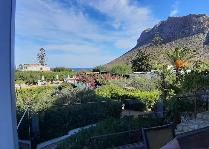 Artemis Village & 4* Stavrós
