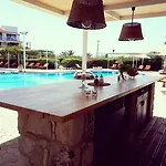Artemis Village & 4*