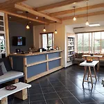아파트호텔 Artemis Village & 4*