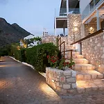 Artemis Village & 4* Stavrós