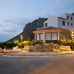 아파트호텔 Artemis Village &
