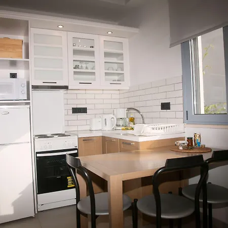 Artemis Village & 4* Stavrós