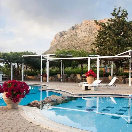 Aparthotel Artemis Village & 4*