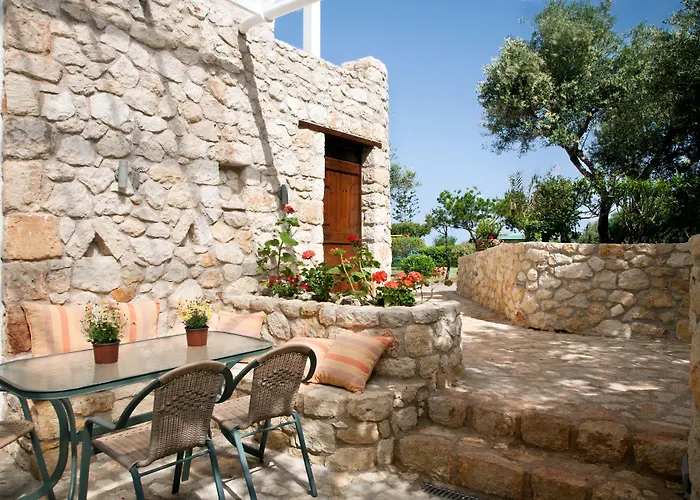 Artemis Village & 4*